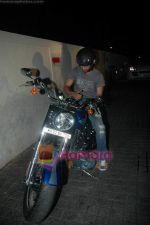 Shahid Kapoor snapped at multiplex in Juhu on 6th March 2011 (28).JPG